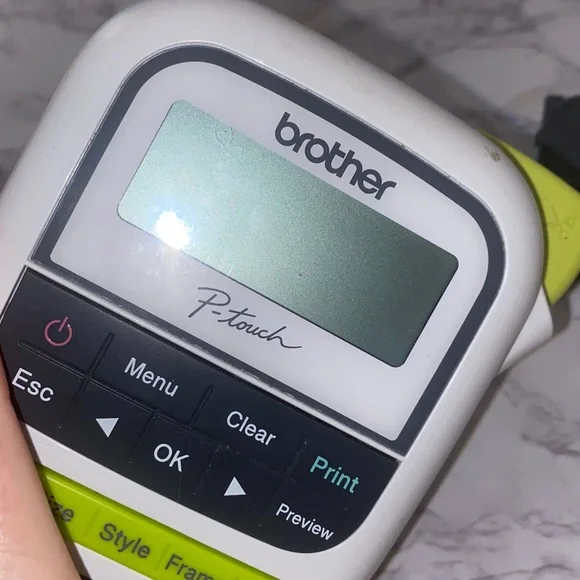 Brother P-touch Label Maker easy to use - Picture 4 of 5